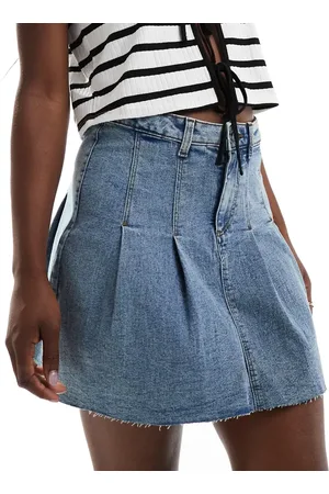 Noisy May Pleated mini skirt in mid wash