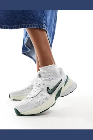 Nike V2K Run trainers in and green