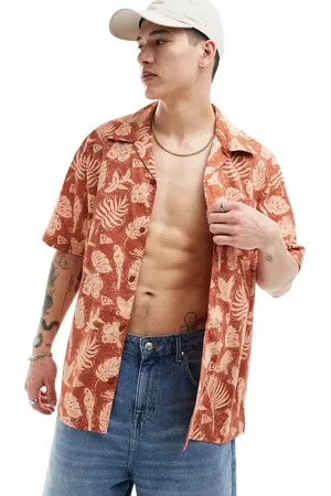 New Era Printed short sleeve shirt in