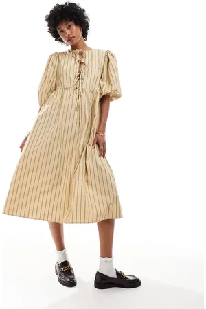 Glamorous Smock midi dress with bow front in beige brown stripe