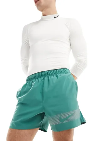 Nike Dri-FIT Challenger Flash 5in shorts in dark
