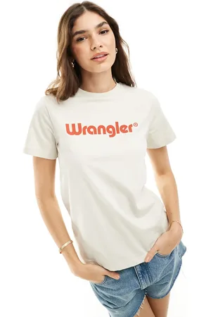 Wrangler Front logo t-shirt in cream