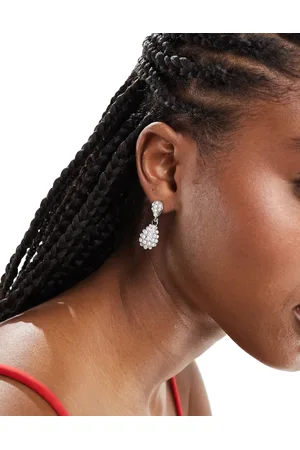 True Decadence Pearl teardrop stud earrings in white
