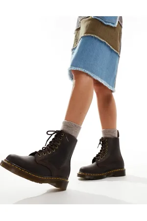 Dr. Martens 1460 8 eye boots in dark crazy horse