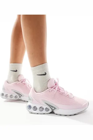 Nike Air Max DN trainers in