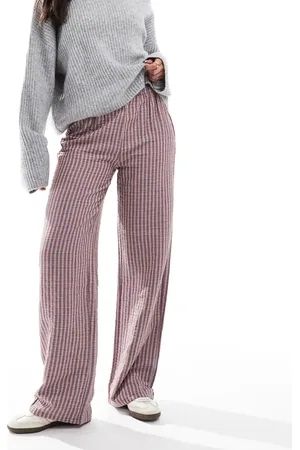 Pull&Bear Straight leg check trousers in burgundy