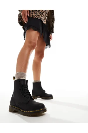 Dr. Martens 1460 serena wyoming boots in leather
