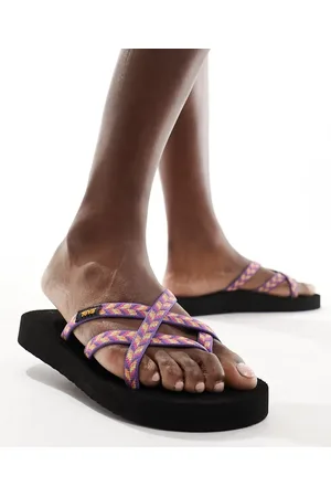 Teva Olowahu sandals in geometric