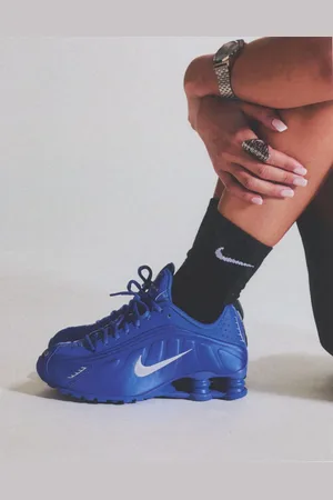 Nike Shox R4 trainers in