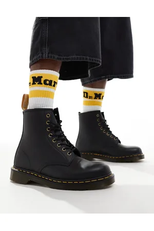 Dr. Martens Unisex Vegan 1460 8 eye boots in felix rub off