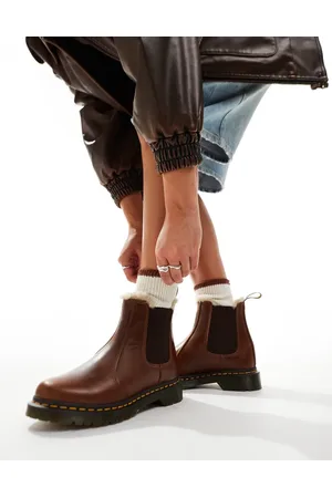 Dr. Martens 2976 Leonore fur lined chelsea boots in leather