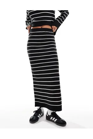Pieces® Fine knit maxi skirt co-ord in stripe