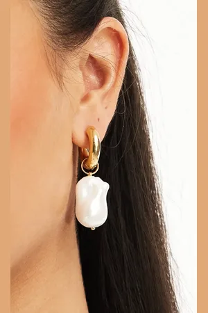 petit moments Alice pearl drop waterproof stainless steel earrings in