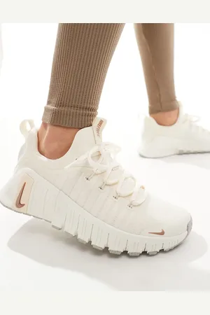 Nike Free Metcon 6 trainers in off