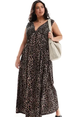 ASOS ASOS DESIGN Curve v neck with full hem midaxi dress in leopard print