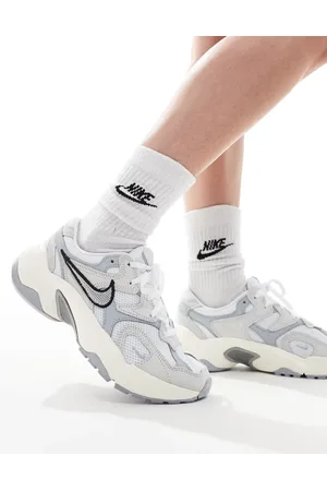 Nike AL8 Run Inspo trainers in