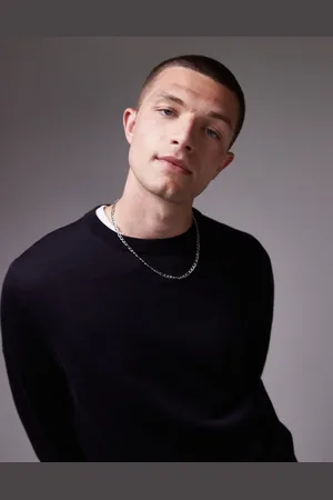 ARKET Merino wool jumper with crew neck in dark