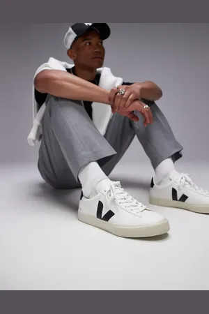 Veja Campo trainer in /black