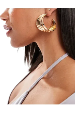 True Decadence Ridged half hoop earrings in gold