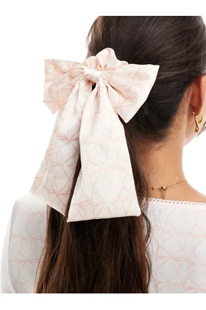 Kaiia Bow hair scrunchie co-ord in pink and cream bow print
