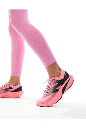 New Balance FuelCell Rebel running trainers in
