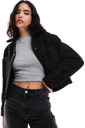 New Look Cropped knitted shacket in