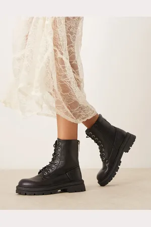 New Look Lace up low ankle boot in