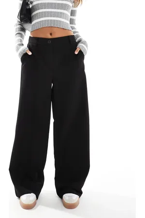 Pieces® Wide leg dad trousers with belt loops in