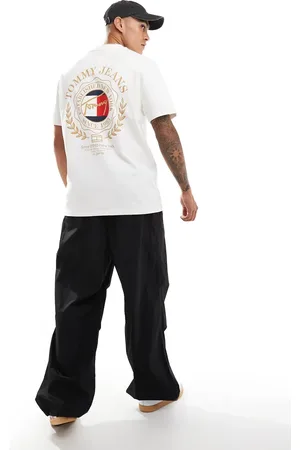 Tommy Hilfiger Explorer luxe logo t-shirt in off