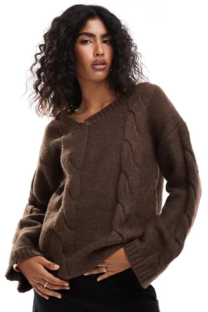 SNDYS Premium asymmetric v neck cable knit jumper in mocha