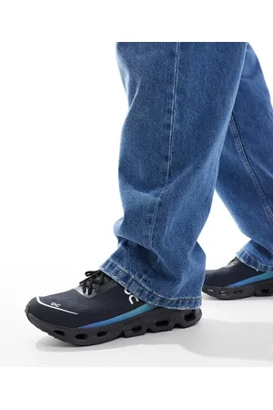 On Running ON Cloudspark running trainers in and blue