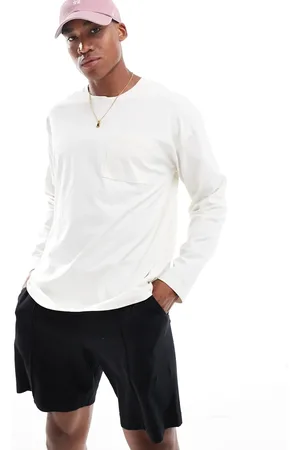 New Look Long sleeved oversized pocket t-shirt in off