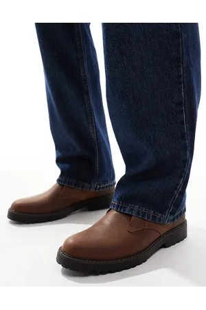 Barbour Maxwell waterproof leather chukka boots in
