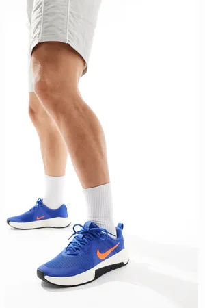 Nike MC 3 trainers in