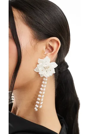 True Decadence Statement pearl flower earrings in