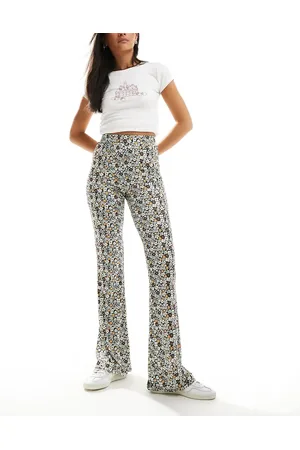 Pieces® Flares leggings in ditsy floral print