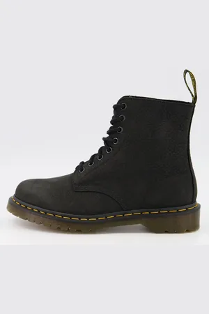 Dr. Martens 1460 8 eye boots in milled nubuck