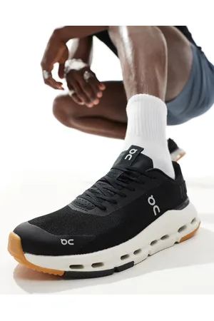 On Running ON Cloudnova Form 2 all day trainers in and white