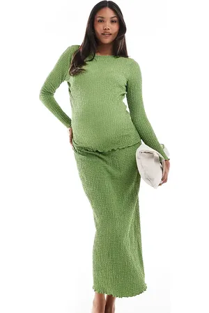 Mama;licious Mamalicious Maternity textured jersey maxi skirt co-ord in