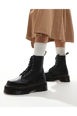 Dr. Martens Jadon III 8 eye boots in pisa
