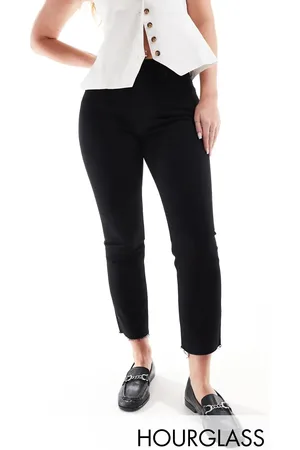 Topshop Cropped mid rise straight jeans with raw hem in