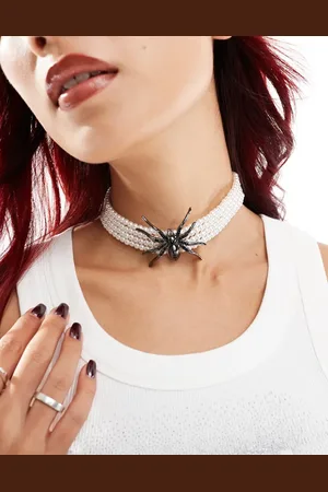 Reclaimed Halloween oversized pearl choker with spider
