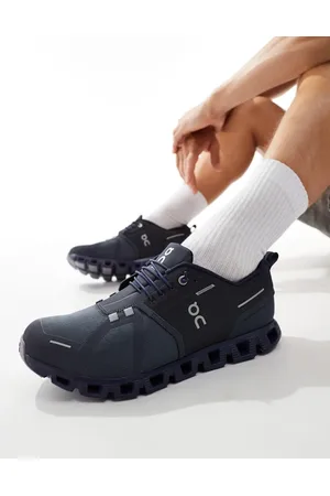 On Running ON Cloud 5 Waterproof all day trainers in and navy
