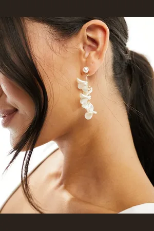 True Decadence Layered pearlescent drop earrings in