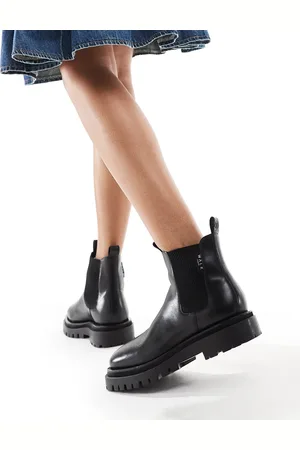 WALK LONDON Dana low chelsea boot in leather