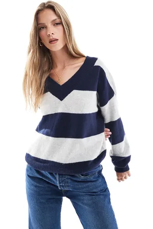 Hollister V-neck cable jumper in and grey stripe
