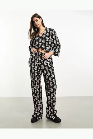 ONLY Plisse wide leg trouser co-ord in and pink daisy