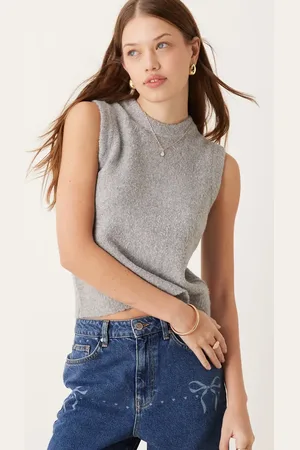 New Look Boucle knitted vest in