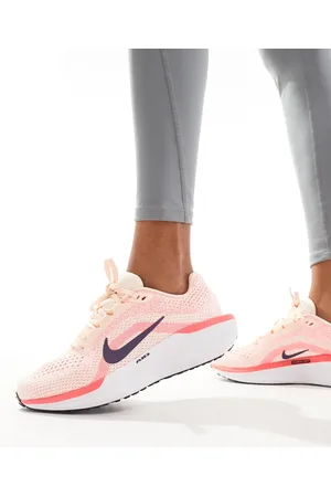 Nike Air Winflo 11 trainers in