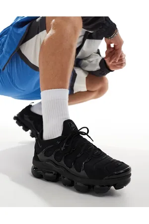 Nike Air Vapormax Plus trainers in triple